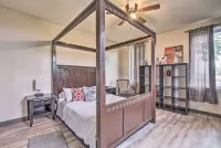 Private Balcony and Downtown City View