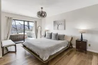 Lakeside Serenity• Mnt Views• Decks• Foosball Hotels in Lake Lure