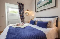 Romantic and cosy cottage,  countryside views, near to the beach and mountains