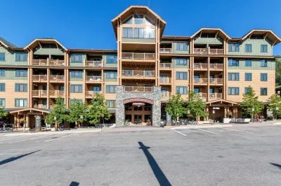Cozy Ski in/out condo in Morning Eagle. Right on the slopes!