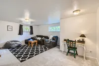 Cheerful 3 Bedroom Basement Apartment in Golden