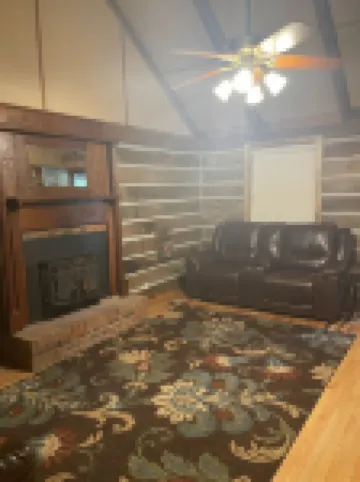 Fully remodeled cabin minutes from Walls of Jericho, Circle E, The Glass House