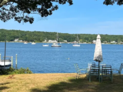 2BED GUESTHOUSE WITH PRIVATE BEACH ACCESS