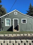 Cozy Bremerton Bungalow: Modern Comforts, Perfect Location!