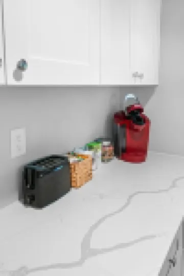 724B · The Blue Bungalow- Minutes to Downtown & Airport!