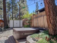 Pinetree Place Hotels in Wrightwood