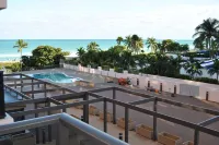 Beach Front Resort - 2 Bedroom, 2 bathrooms, Sleeps 6, 2 Pools- at The Alexander