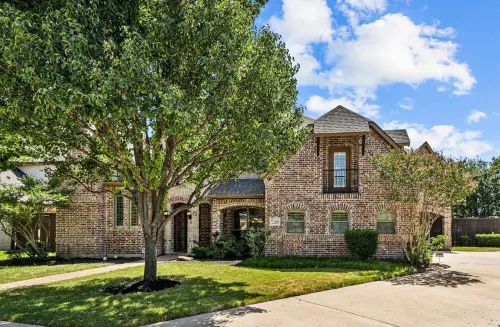 Luxurious 5 BR w/ Resort Style Pool & Theater Room in Murphy