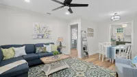 Cozy Cottage near Downtown Laurel! Hotel dekat Agape Church