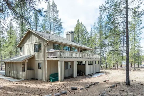 Steps to the SHARC, walk to the Village/Ft Rock, 3 BDR Suites/Hot Tub/Central AC