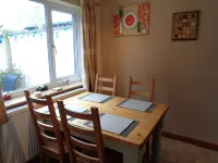 Conwy quaint cottage sleeps 4 + cot, fast WIFI , private enclosed courtyard