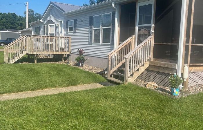 Charlie’s on the Water - a Charming 3-bedroom house with a lake view-Sabula
