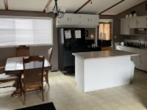 House - Direct access to Snowmobile and UTV trails Hotels in Luce County
