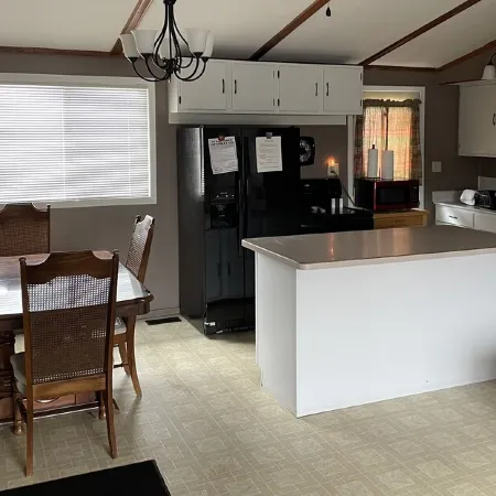 House - Direct access to Snowmobile and UTV trails