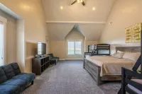 Closest House to Yuba Lake! Hotels in Juab County