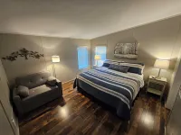 Fishing & Fun!FamiLee Lakehouse Retreat DogFriendly w-HotTub & BoatDock