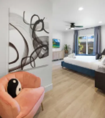 NEW Lux 5BR Villa Near Disney, Knotts, LA, OC w/ Hot Tub & Games