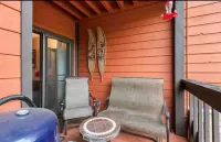 Amazing Views, hot tubs, pool, sauna and plenty of parking at cozy Frisco condo