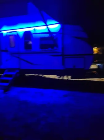 Crossroads to Pickwick Glamping