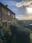 Cosy cottage, peaceful setting 5 mins to beautiful sandy beach & fabulous walks! Hotels near Mawgan Porth Beach