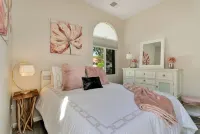 Beautiful 4Bd/3B House, New Pool and Spa.Nice View on Golf Course. Pet friendly!