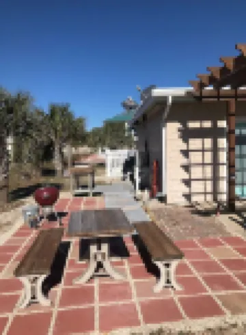 POMPANO Beach studio with pool. Lovely Couple's Getaway… Steps to beach