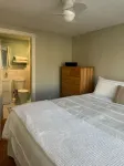 Cozy Cottage by the Sea Hotels near Footbridge Beach