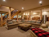 New Large Adirondack Lodge with Pond Waterfront and A/C Hotels in Webb