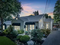 New! Chic Cottage Home W/ Backyard Pool - 12 min to the River Walk! Hotels in Alamo Heights