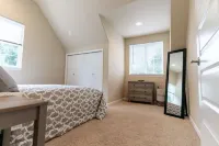 Cozy 2 Bedroom 1 Bath Apartment North Creek Events Center NCEC UWB Bothell 주변 호텔