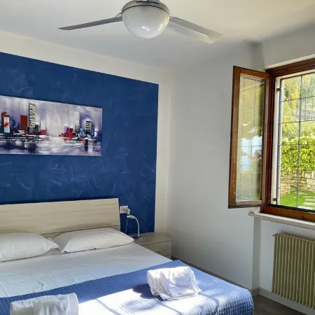 PANORAMIC APARTMENT SITUATED IN THE TOWN CENTER WITH LAKE VIEW