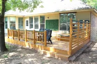 Welcoming Montgomery Home in April Sound Gated Community!