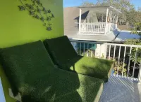 Hot tub, waterfront, Bush Gardens, kajaks, fishing