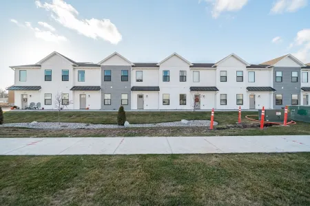 Elegant Townhouse in Ammon, Idaho Отели в г. Аммон