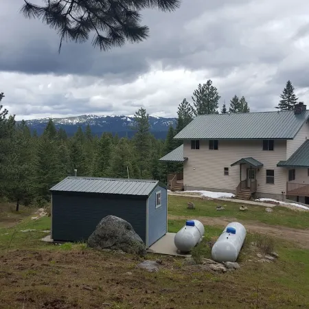 The Hide Out On Pratt Mountain "off the grid" adventure since 1845