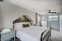 The Meeker House Charming 3/4 Bedroom Home w/ Hot Tub Hotels in Bowling Green