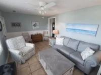 Isle Of Palms Condo, Steps Form The Ocean, Beach, Bars And Restaurants.