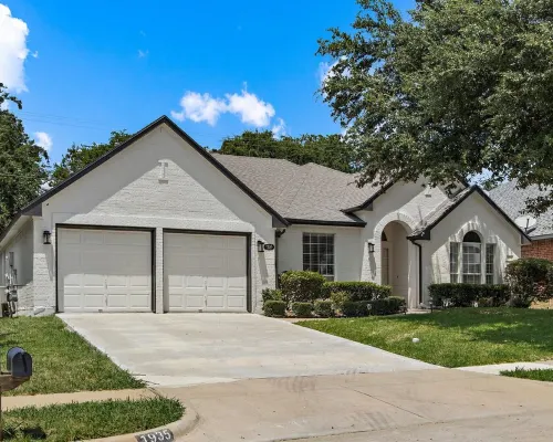 Fully Remodeled 3 bedroom 2 Bath Home Hotels in Mansfield