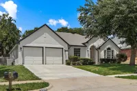 Fully Remodeled 3 bedroom 2 Bath Home
