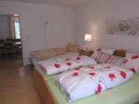 Herrlich an Wald u. Wiesenrand,ruhige Lage. Erdgeschoss, Terrasse ,fam. mit Kind Hotels in Berghaupten