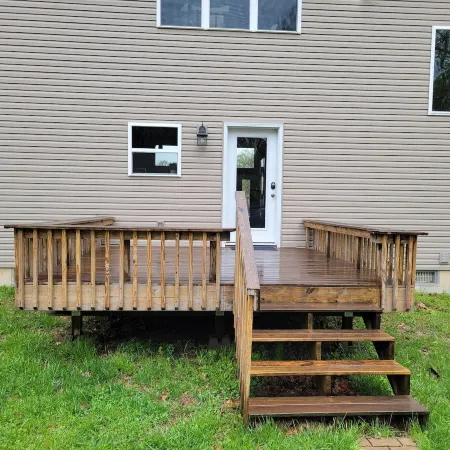 6-bedroom vacation home just 10 minutes from town.