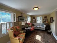 Charming 3 bedroom home Hotels in Greenbrier County