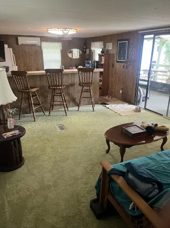 Butterfly Crossing peaceful getaway on the historic Suwannee.  Fish, Boat, Relax