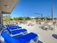 Summer 2025 Season ! Walk to the Beach!