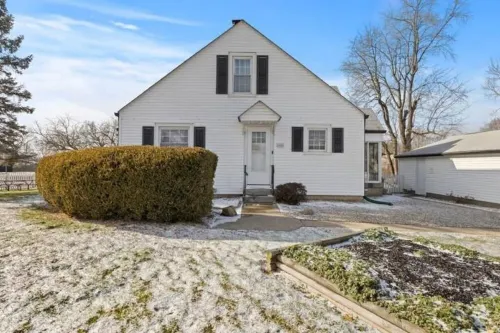 Charming Home in Speedway. King Beds. Pet Friendly!