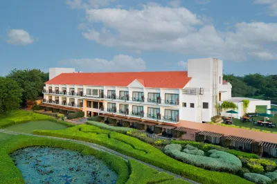 Kensville Golf and Country Club Hotel dekat Nalsarovar bird Sanctuary Boating