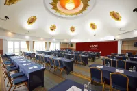 Cozy Donmueang Hotel