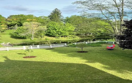 The Mariner Petite: 2BR, Hot Tub, In Village, Pets