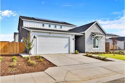 New Modern Home with Games and More! Near Airport! Các khách sạn gần Fresno Pacific University