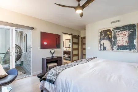 Luxury beach vacation - Ocean view bright and fun